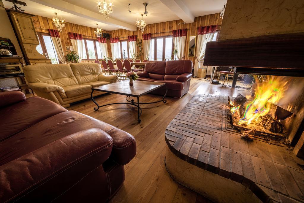Apartment Chalet Les Moineaux Chambres D'Hotes Jausiers
